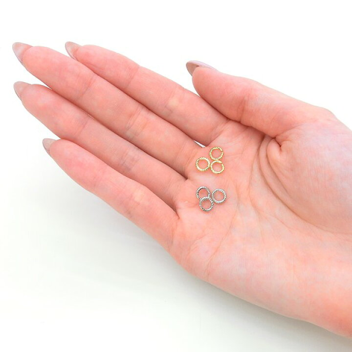 楽天市場】【10個】デザイン丸カン 平丸線 外径約5.5mm デザインリングパーツ つなぎカン メタルパーツ 高品質上質鍍金で変色耐久度up!K16GP&本ロジウム ネックレスピアスイヤリングチャームなど接続パーツアクセントパーツに簡単おしゃれにオリジナル ハンドメイド【10 ... 楽天市場】【10個】デザイン丸カン 平丸線 外径約5.5mm デザインリングパーツ つなぎカン メタルパーツ 高品質上質鍍金で変色耐久度up!K16GP&本ロジウム ネックレスピアスイヤリングチャームなど接続パーツアクセントパーツに簡単おしゃれにオリジナル ハンドメイド【10 ...