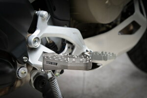 AKRAPOVIC DUCATI MULTISTRADA V4/V2 �A�h�x���`���[�t�b�g�y�O�Z�b�g(�`�^��) F-D12T1