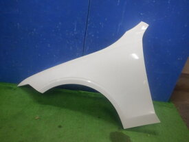 ★ボルボ V90 DBA-PB420 T5 モメンタム 前期★フロント左フェンダー 614 アイスホワイト