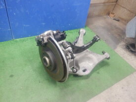 ★ボルボ V90 DBA-PB420 T5 モメンタム 前期★リア左ナックルハブ アーム 31658529