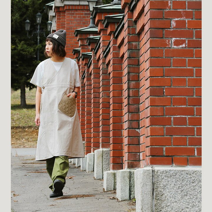 楽天市場 ワンピース レディース 綿麻 ガーデニング ロング丈 ひざ下 ベストワンピ ノースリーブ カシュクール バックヘンリー キルティングポケット ブランド 刺繍 無地 40代 50代 60代 70代 ガーデニング おしゃれ 夏 脚長効果 大人 カジュアル Paty パティ Sail