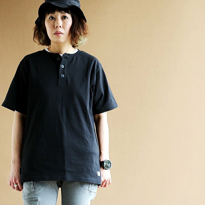 楽天市場 Tシャツ ティーシャツ 半袖 ヘンリーネック Mother Nature 星 スター バック プリント 米綿 天竺 綿100 メンズ レディース 重ね着 カジュアル おしゃれ プリントtシャツ アメカジ メンズライク カッコいい 黒 Paty パティ Oar S オールズ ｐａｔｙ