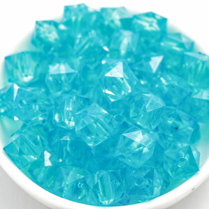 【国内検品済み】キューブ型 透明アクリルビーズ アクアブルー 10mm 100個 B-018 両穴貫通 四角 スクエア ハンドメイド アクセサリーパーツ 水色