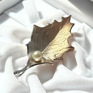 アコヤ真珠 パールブローチ 6.5-7mm ラウンド ホワイト シルバー製 SV950 ヒイラギの葉モチーフ 1点物 本真珠 あこや真珠 パール ブローチ フォーマル カジュアル 入学式 入園式 卒業式 卒園式