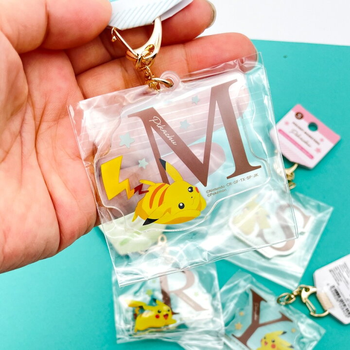 ポケモン ポケットモンスター グッズ ピカチュウ キーホルダー イニシャル A K M R S Y 小学生 男の子 男子 中学生 高校生 大人 子供 アクリル 鍵 カギ アルファベット アクリルキーホルダー 人気 アニメ ゲーム キャラクター 誕生日 プレゼント 記念品 景品 ポケモン COLORS ミュウ アクリルキーホルダー