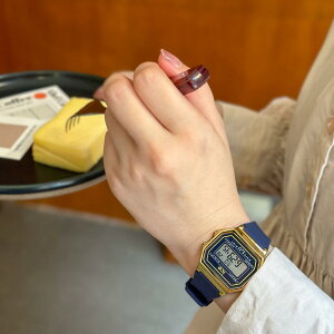 ICE-WATCH ACXEHb` rv ICE digit retro gCCg X[ lC uh  a LO v[g Mtg 