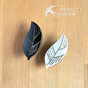 ハンドメイド/ボーンブローチ/リーフ 手作り 手彫り おしゃれ ブローチ 可愛い シンプル ギフト デイリー使いに ワンポイント プチプラ 水牛 骨 大人かわいい 自然素材