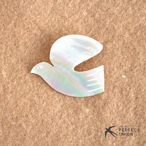 ハンドメイド/シェルブローチ/ピジョン 手作り 手彫り シェル ブローチ 可愛い シンプル ギフト ワンポイント プチプラ 貝 大人かわいい 自然素材 ナチュラル 人気 ハ