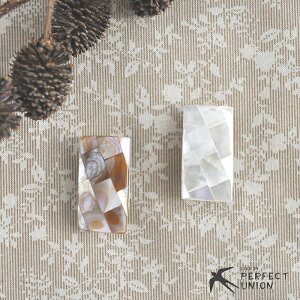 ハンドメイド/シェルブローチ/レクタングル 手作り 手彫り シェル ブローチ 可愛い シンプル ギフト ワンポイント プチプラ 貝 大人かわいい 自然素材 ナチュラル 人気