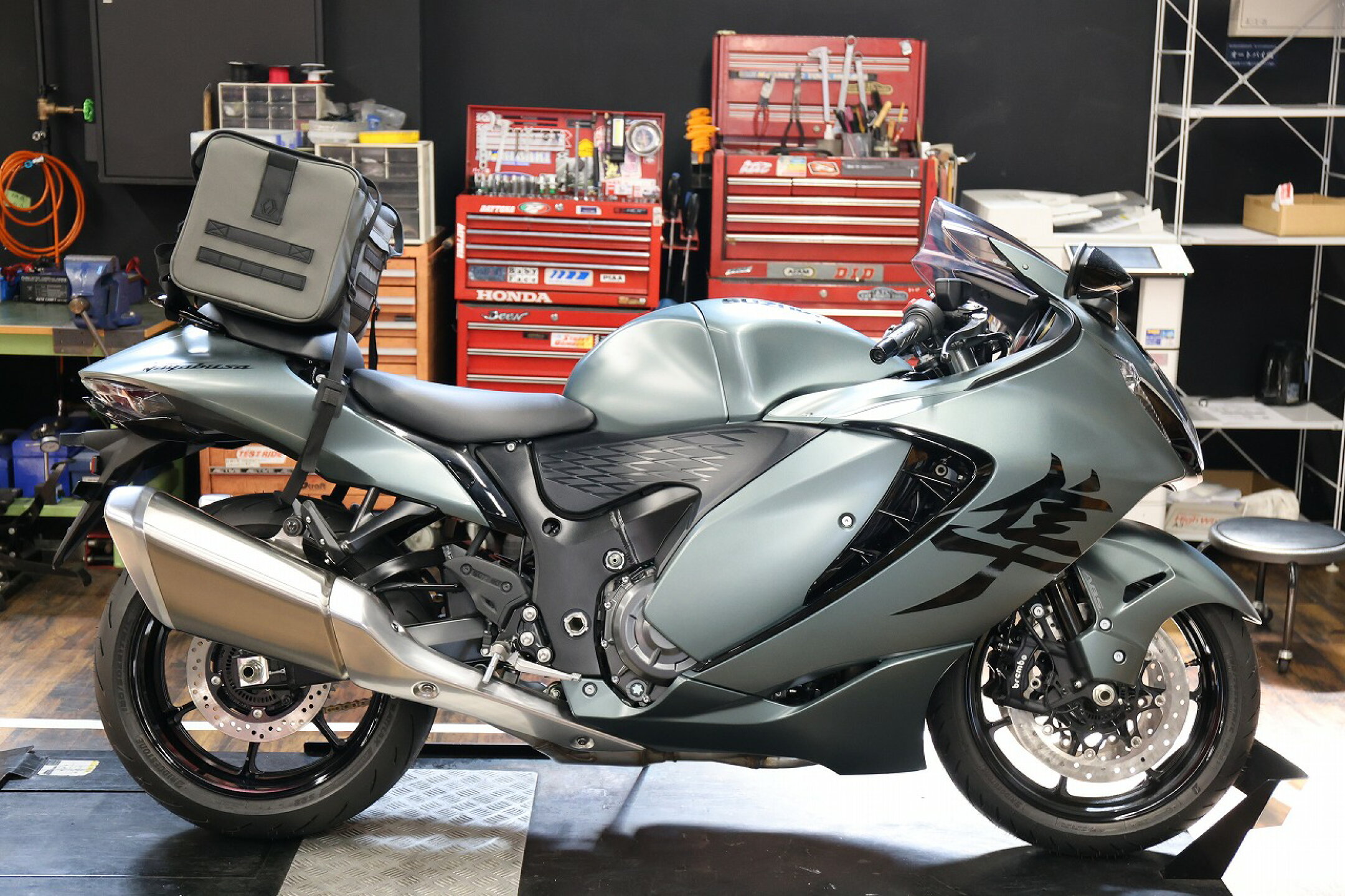 隼（ハヤブサ）×フルヒトロス