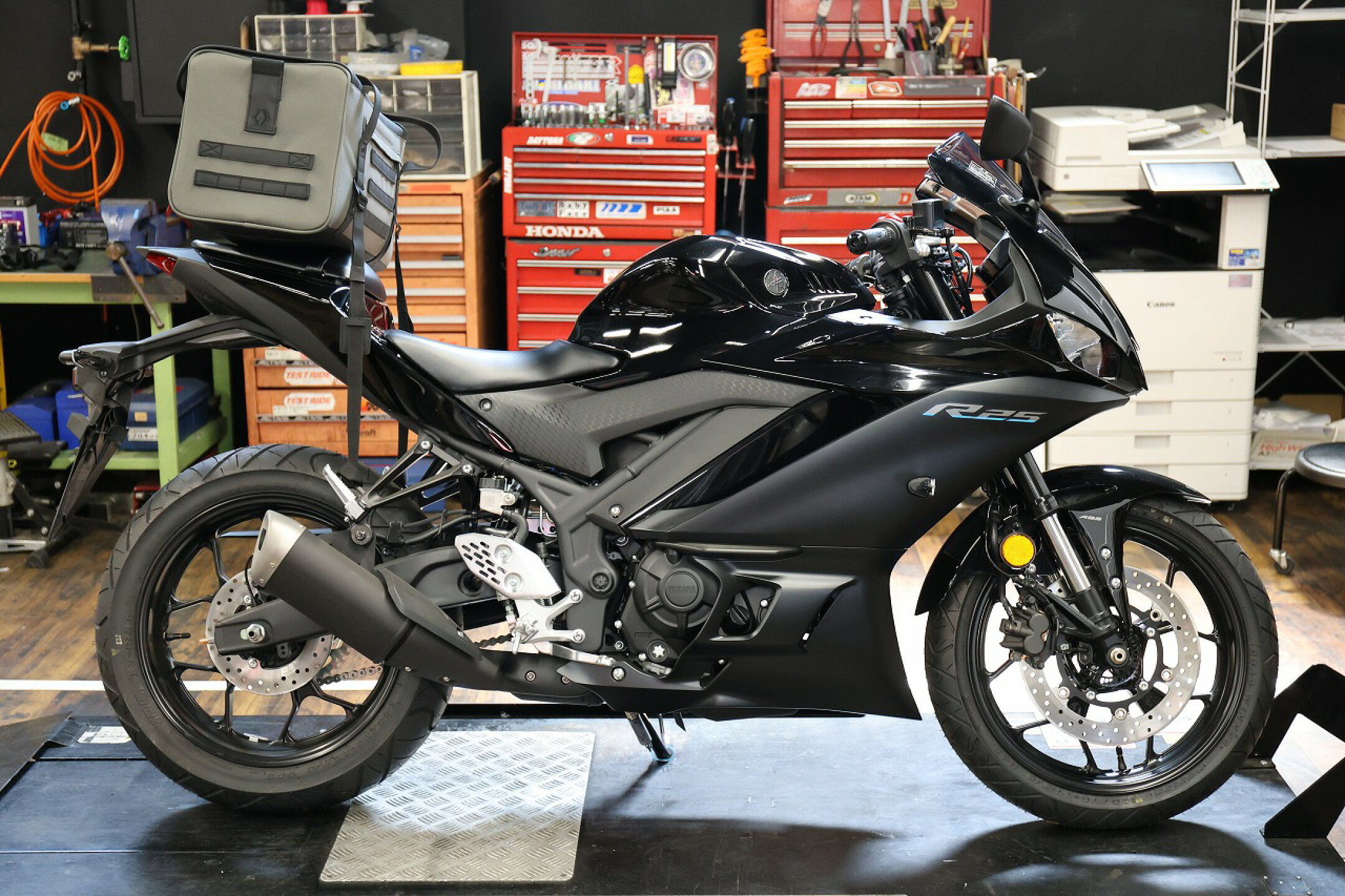 YZF-R25×フルヒトロス