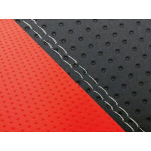 グロンドマン CBR1000RR(SC57) 国産シートカバー 張替 エンボス黒&エンボスレッド CBR1000RR 仕様 透明ダブルステッチ 適合 ダブル(リア側) GH5575HC827SW0