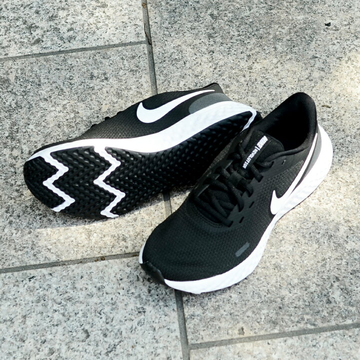 楽天市場 送料無料 幅広 スニーカー ナイキ Nike メンズ レディース レボリューション 5 4e ランニングシューズ 運動靴 靴 シューズ Revolution Bq6714 Ray Green