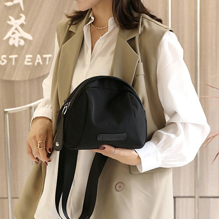 ボディバッグ ショルダーバッグ 寂び ナイロン 軽量 黒 可愛い 男女  