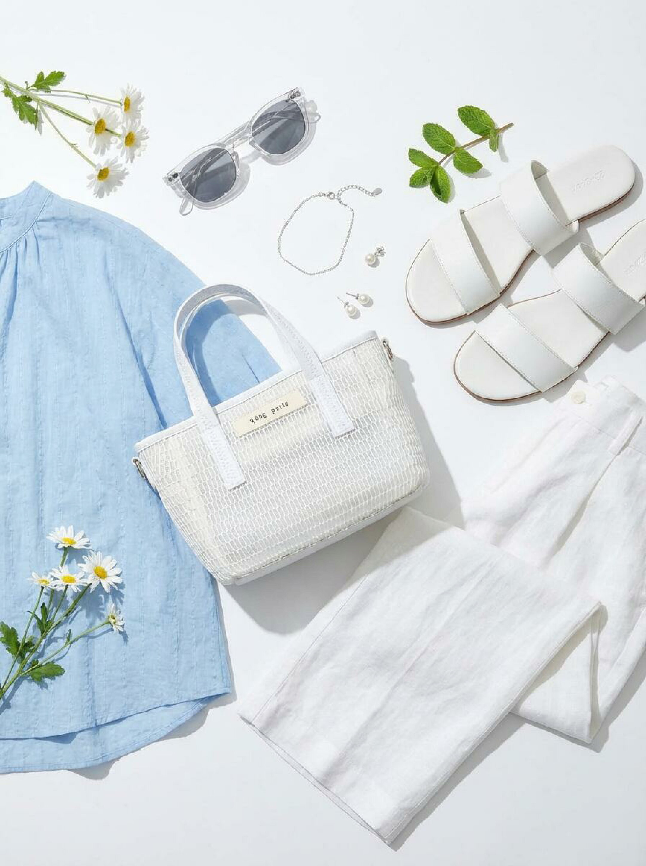 大人気ミニショルダーnest zip super mini