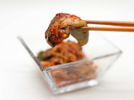 【新商品】牡蠣と白菜のキムチ 300g 送料無料 キムチ 漬けたて 韓国料理 韓国 牡蠣 ご飯のお供 おつまみ 白菜 辛さ調節可
