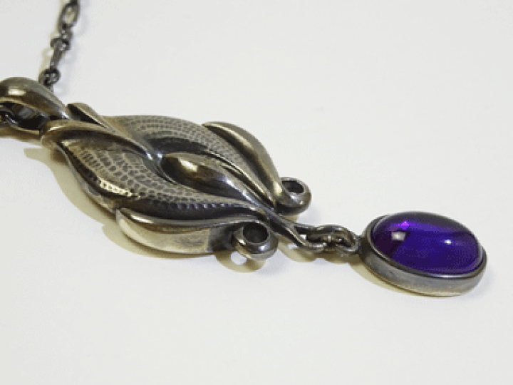 ◇ジョージジェンセン◇ 2012 年 イヤー アメジスト ネックレス ヘリテージ ジョージジェンセン 2012 アメジスト ネックレス スイング ヘリテージ