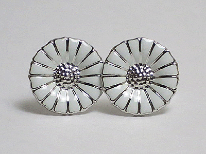 ジョージジェンセン　ピアス　デイジー白 デイジー (DAISY) ピアス