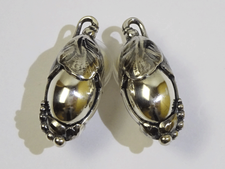 【SELL】国内発送クリスタル イヤークリップ ゴールドトーン Chanel Vintage Gold Plated Round Texture CC Crystal Dangle