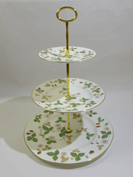 ウェッジウッド　ワイルドストロベリー　アフタヌーンティー用３段ケーキスタンド 楽天市場】ウェッジウッド ワイルドストロベリー 3段ケーキスタンド