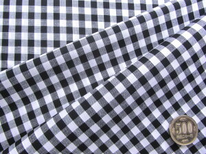 < ハギレ 40cm > ギンガムチェック 生地 ブロード広幅 黒 ( 中格子6ミリピッチ幅 ) はぎれ カットクロス 格子柄