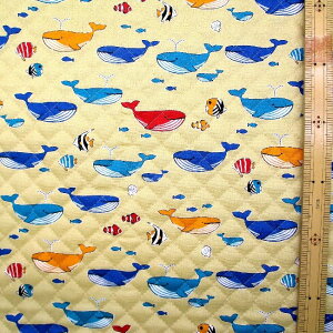 Q- キルティング 生地 ( キルト 生地 ) ホエール ウォッチング( ライトマスタード系 ) キルト 生地幅−約106cm 表地−オックス ( クジラ くじら 魚 海 動物 アニマル カッコイイ かわいい