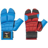 赤/青リバーシブル拳サポーター 全日本空手道連盟検定品 (小学生用/空手）【MIZUNO】ミズノ空手 サポータ…