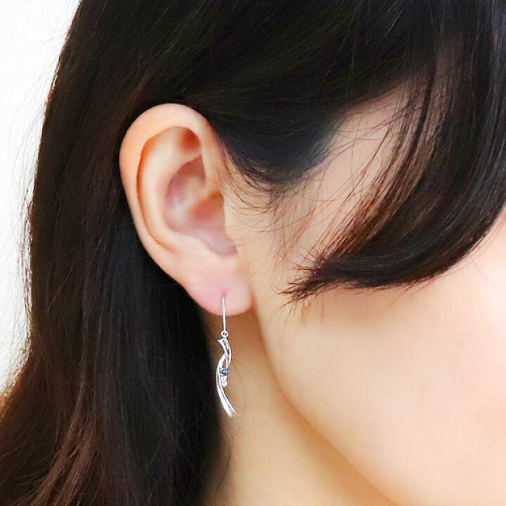 楽天市場】ピアス 大人可愛い 揺れる プラチナ アクアマリンサンタ 