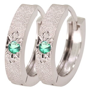 ピアス フープピアス レディース プラチナ エメラルド 洋彫り 5月誕生石 中折れ式