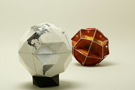 geografia / ジオグラフィアPLATINUM GEODESIC GLOBE perfected with 80 facets80面体［プラチナ］ジオデシック地球儀80の三角形で構成された限りなく球体に近い多面体の組立式地球儀インテリアギフト プレゼント