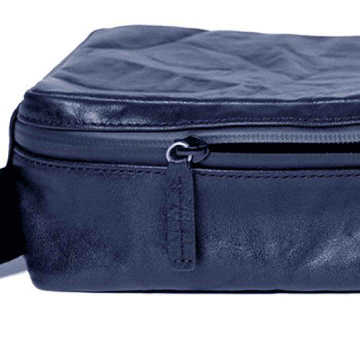 楽天市場】雨の日も気にせず使える撥水牛革 防水ファスナー仕様の