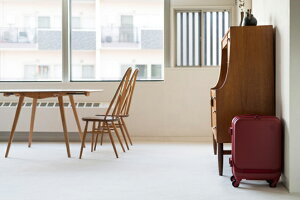 ±0X[cP[X 34L B010 bhPC̓|Pbgt2`4̏oɎčs34LTSAbNΉiŔ{fB\^CŊ炩ȑsgقǂɈ̂킭̑_