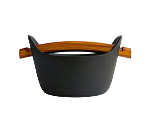 南部鉄器の老舗 釜定 洋鍋(小) 276釜定の小さな洋鍋1人分のお鍋として最適な大きさキッチン用品鉄分補給重厚感老舗鋳物屋伝統技術受注生産岩手県盛岡市多用途