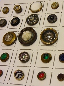 VFƋ̃AeB[N{^ 23Zbg