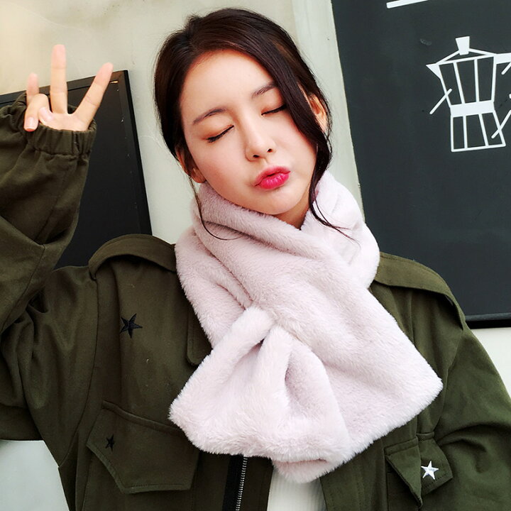 楽天市場 送料無料 マフラー レディース プレゼント かわいい おしゃれ 女の子 キッズ クリスマスプレゼント クロス結び 色 コーデ スカーフ 誕生日プレゼント 単色 ふわふわ 冬 もこもこ もふもふ ギフト 女性 女子 ポアマフラー Plus Nao