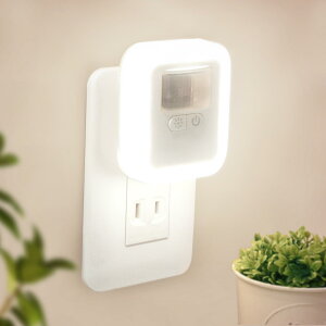 cr?er(クレエ) 人感 センサーライト 室内 【PSE取得済】 明るさ調節(10段階)・点灯時間設定可能/足元灯 コンセント式 省エネ フットライト 電球色 暖色/白色 照明 (ホワイト)