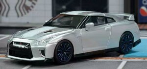 MOTORHELIX 1/64 jbT GT-R (R35) 50th Anniversary Ultimate Metal Silver i