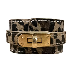 ブレスレット レディース 本革 カジュアル バングル 太め レザー 金具 アクセサリー おしゃれ ファッション きれいめ 男性 女性 レザー アクセ 本皮 高級感 簡単装着 黒 赤 ヒョウ柄 高校生