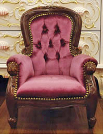 王様の椅子のような雰囲気が漂っていて高級感抜群な上に 耐久性も最高です ブランド買うならブランドオフ ベロアパープル 小皇帝アームチェア 開店記念セール
