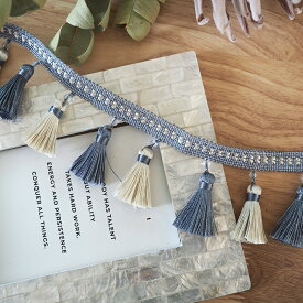 2色のタッセルブレード（ブルーグレー＆ホワイト）約20cm （タッセル6個分）タッセル パーツ カルトナージュ ピアス 手芸 ハンドメイド 材料 ボリューム 大ぶり　アクセサリーパーツ チャーム アクセサリ 問屋　大きい アイボリー 白　ホワイト 商用