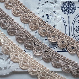 リボン スカラップ刺繍レースリボン 50cm（ベージュ系3色）マスクカバー スカラップ リボン ピアス イヤリング ハンドメイド 手芸 アクセサリー 材料 素材 パーツ 手芸 バレッタ カチューシャ チャーム 問屋ヘアゴム 商用