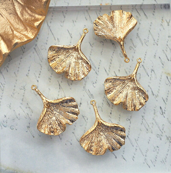 楽天市場 １個 イチョウチャーム 葉 メタル ゴールド アクセサリー ピアス イヤリング アクセ パーツ 手芸 ハンドメイド 大人 チャーム ネックレス 問屋 秋 冬 ボタニカル 手芸用リボンのお店 Ponz Shop