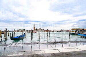 yC^A̕i|XgJ[hAIRzxjX̂͂nKLt Be/photo by SHIGERU MURASHIGE