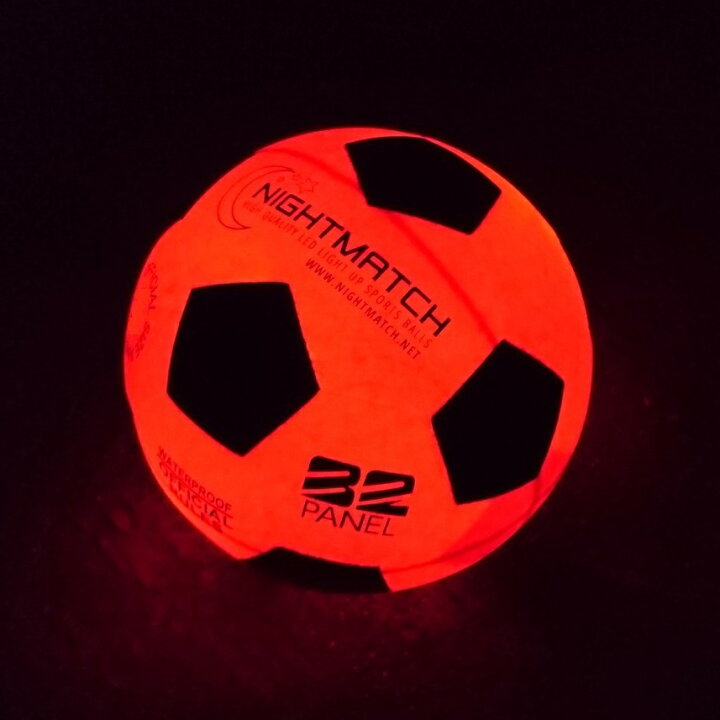 楽天市場 光る サッカーボール 3号球 Nightmatch ナイトマッチ Led ライトアップ サッカーボール 空気入れポンプ 予備電池付 フリースタイル サッカー フットサル ボール Refreeze 楽天市場店