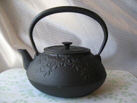 南部鉄瓶もみじ鉄瓶 　 1.2L