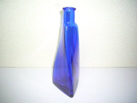 レオ　ルリガラス花瓶