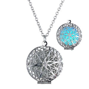 ネックレス ペンダント 光る アクセサリー レディース ラウンド型 丸型 透かし模様 ロケットタイプ おしゃれ かわいい 開閉可 神秘的 幻想的 カジ