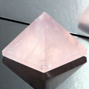 ���[�Y�N�H�[�c �s���~�b�h�b�s���N �g���� Rose Quartz ���[�Y�N�H�[�c ���� Pyramid �N���X�^�[ �C���e���A �� �s���~�b�h �� �u���b�C�O���A�����i LuLu House�i�����n�E�X ���͂����j ���[�Y