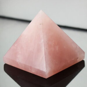 y _z[YNH[c s~bh g sN Rose Quartz [YNH[c  Pyramid CeA  s~bh NX^[  u [YNH[cs~bh VR [YN