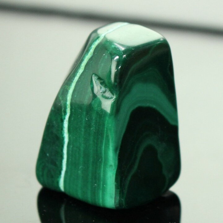 楽天市場】マラカイト 石 タンブル Malachite 孔雀石 マラカイト 原石 